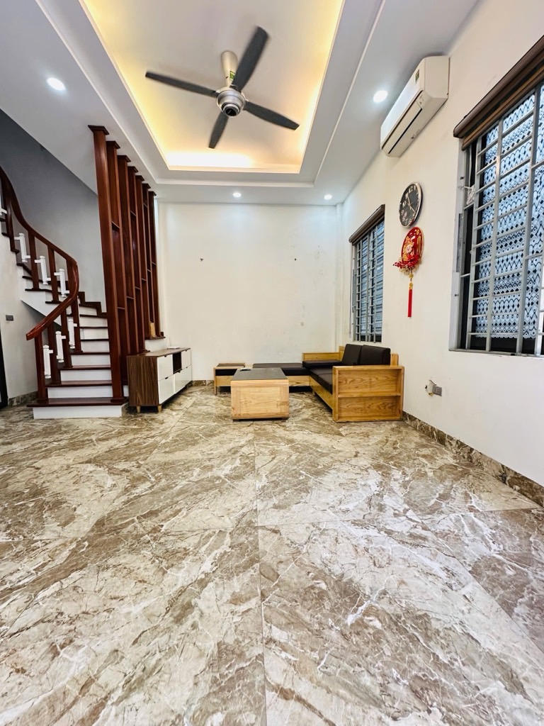 Bán nhà Nguyễn Sơn, dt 30m2, giá 8,25 tỷ